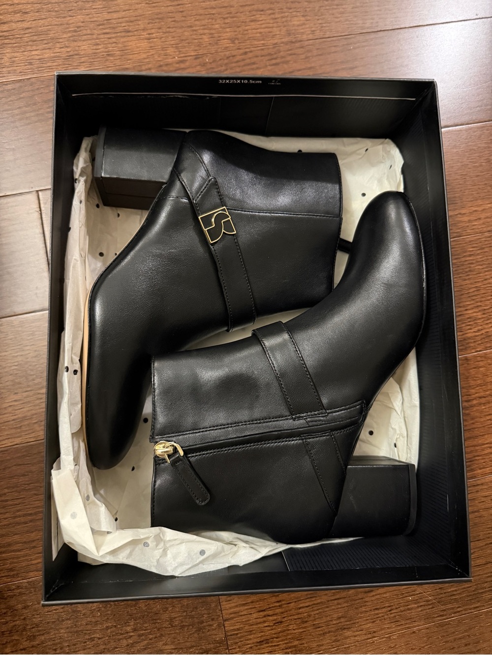 Kate Spade Dakota Zip Black Leather Ankle Boots with Gold Logo Accent Sz 8.5B - Picture 5 of 13
